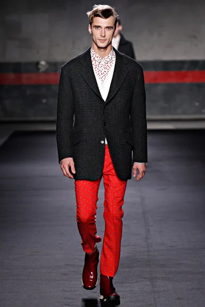 Look 28